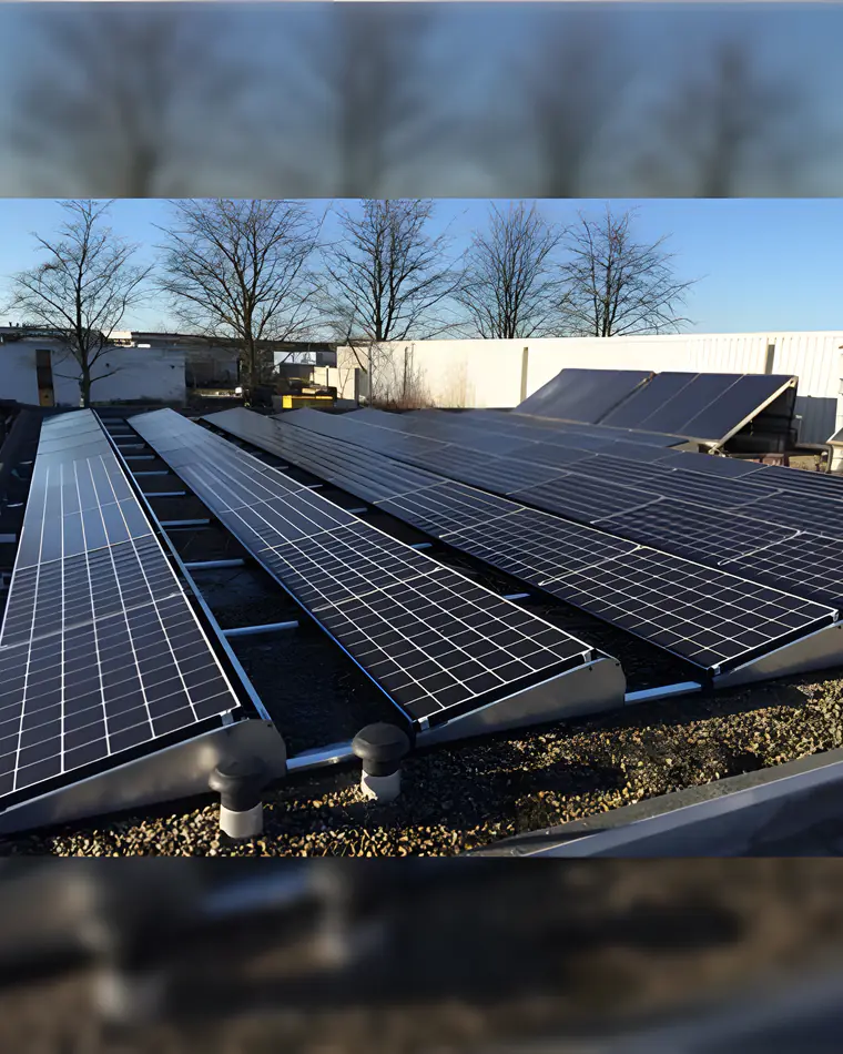 Zonnepanelen op een plat dak: waar let u op?